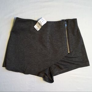 LF Rumor Grey Skort Sz Small NWT